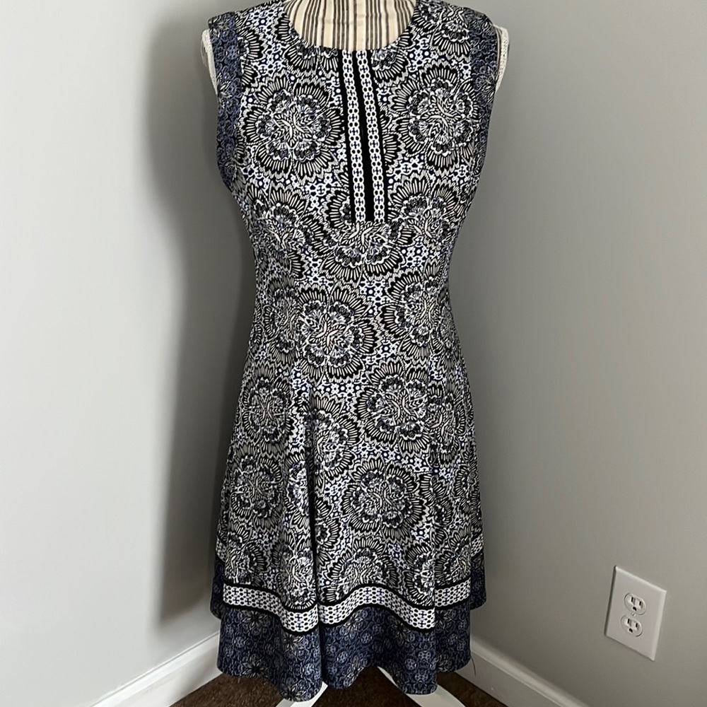 Maggy L Patterned Dress Size 8